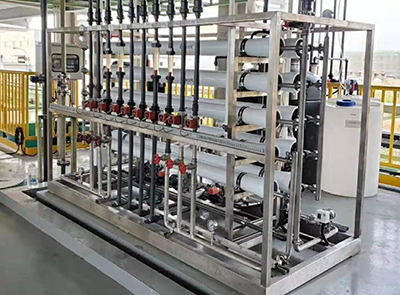 Válvula de bola con actuador eléctrico de plástico